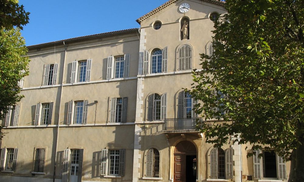 French Riviera Boarding school Nacel
