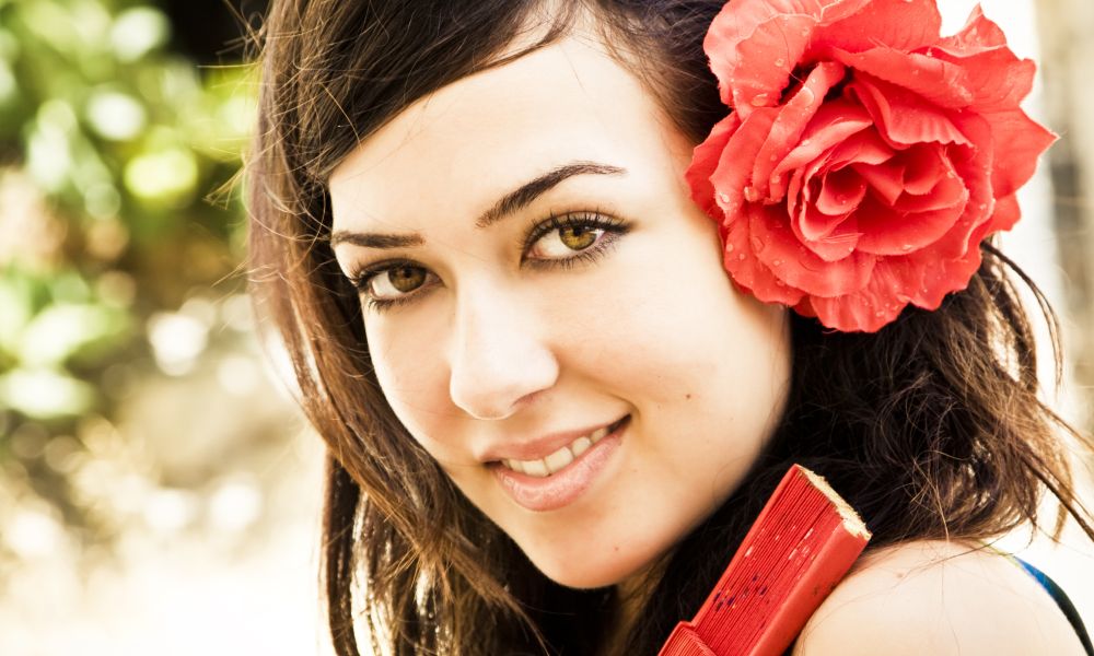 High School-uitwisseling in Madrid - meisje in traditionele Spaanse kleding