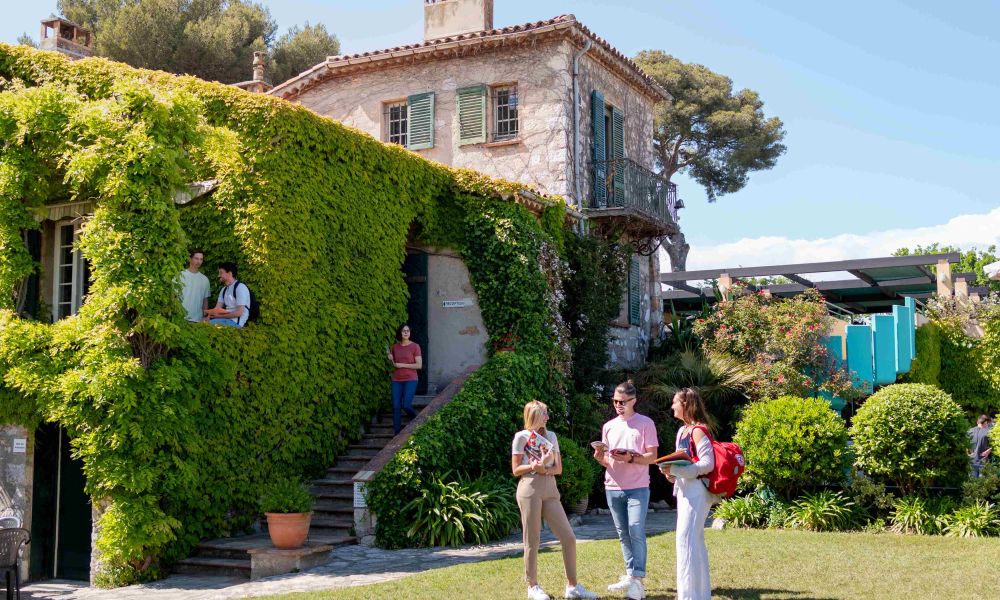 Franse taalschool aan de Côte d’Azur - schoolgebouw