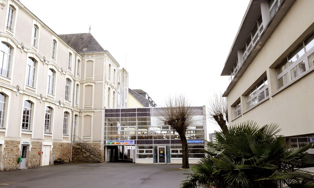 High School Study Abroad in France - High School in Cholet