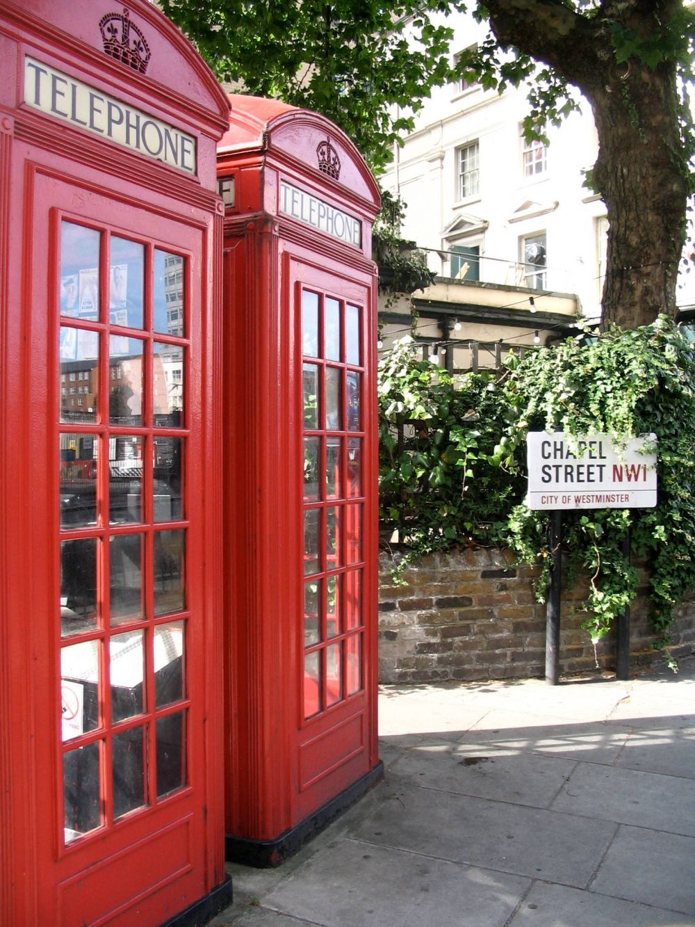 summer camp in London - London phone cabins