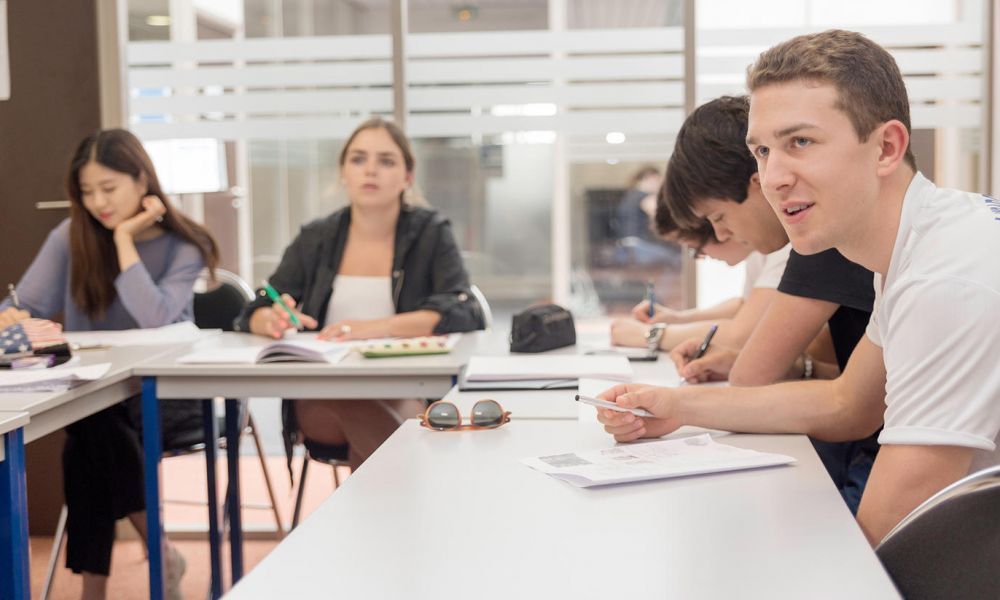 Language School Nacel