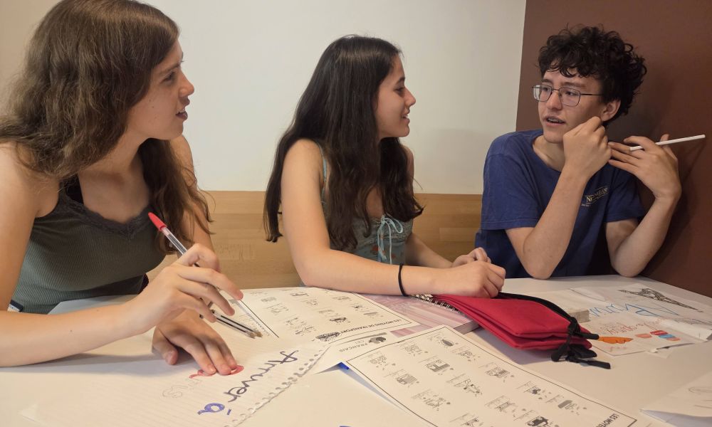 Campamento de Verano para Adolescentes en París - Estudiando juntos