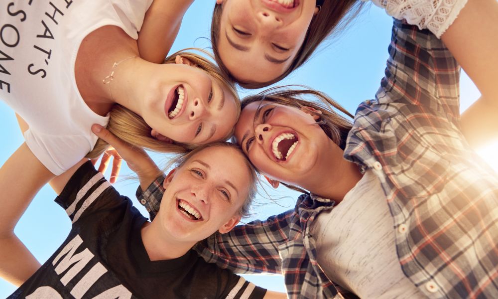 Hospedagem com atividades em Ontario, Canadá - estudantes se divertindo