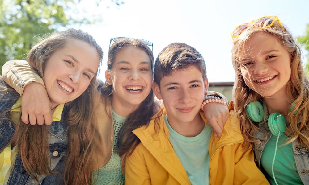 Hospedagem com atividades em Ontario, Canadá - grupo de estudantes