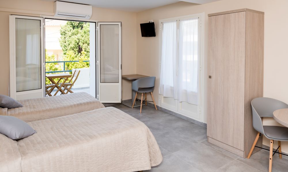 Premium French Winter Teen Camp in Antibes