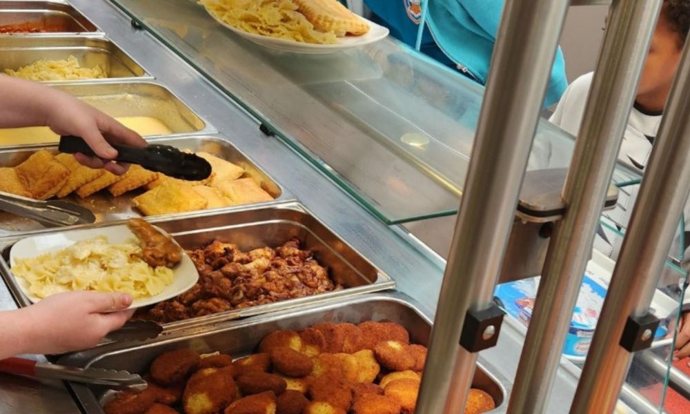 Campamento de verano francés en Francia - Cena y almuerzo estilo buffet