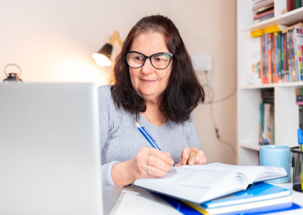 50+ study at a private teachers house