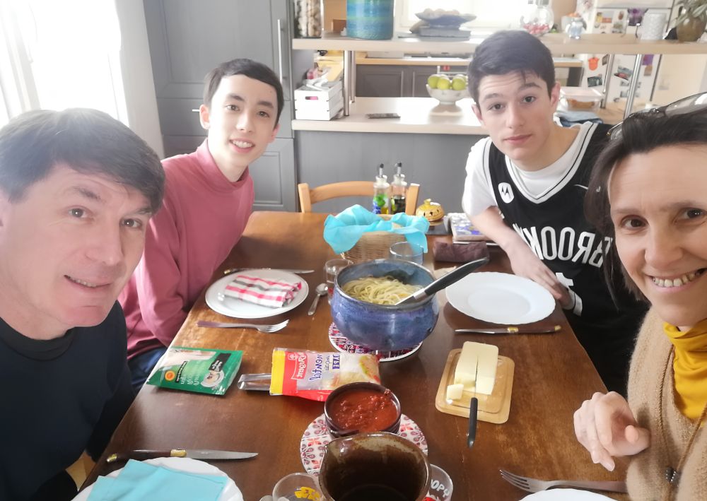 Jantando com a host family