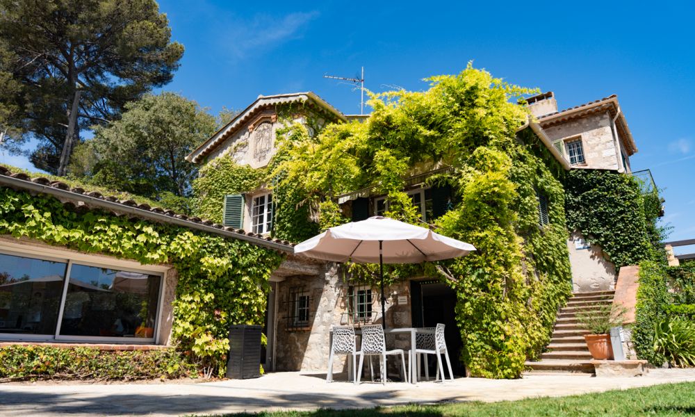 Premium Teen summer camp on the French Riviera  - School