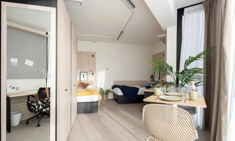 Teen accommodation Spanish summer camp Valencia Spain