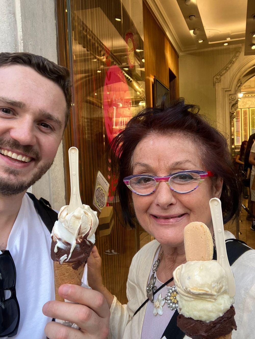 viviendo con un profesor anfitrión y disfrutando de helado