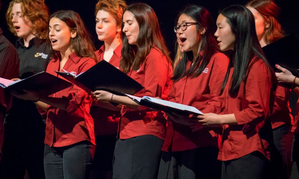 Secundaria en Nueva Zelanda - cantar en el coro de la escuela