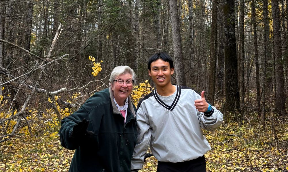 Intercambio estudiantil en Canadá - estudiante con su familia anfitriona