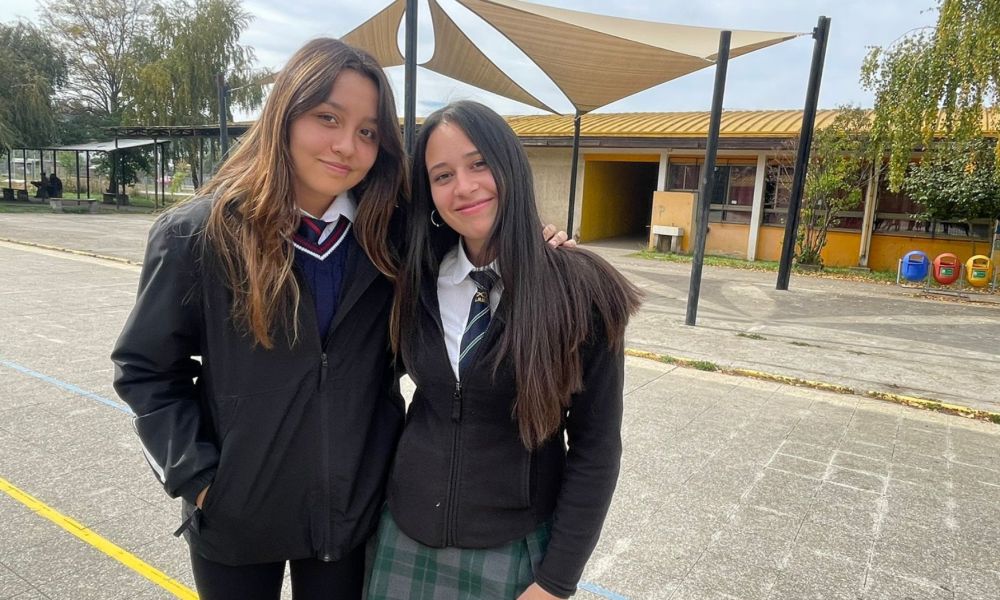 School immersion in Chile - host sister and international student