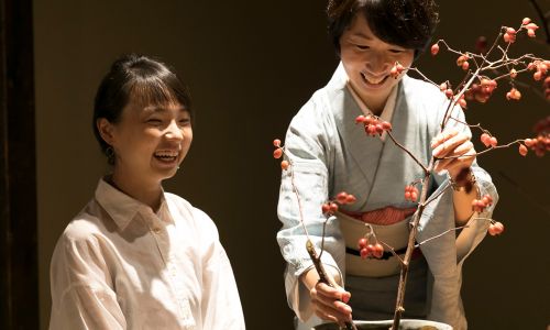 Cursos de japonés para jóvenes en Japón Cursos de japonés en Fukuoka - arreglo de flores