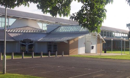 High School Program in England - campus
