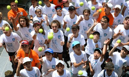 Tennis and French summer camps in France - group picture