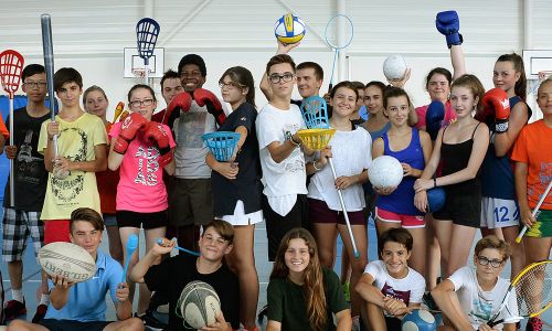 Campamento de verano deportivo con curso francés Campamento de verano en Francia - foto de grupo