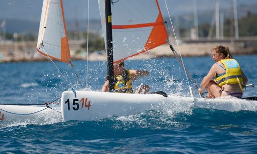 Campamento de verano para adolescentes Playa Essential Campamento de verano para adolescentes en la Riviera francesa - Deportes acuáticos