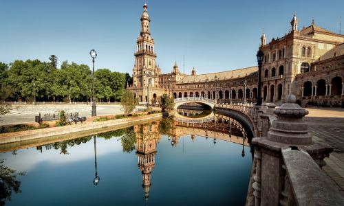 Bilingual High School in Seville Bilingual school in Seville - explore the city!