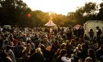 Private English courses in the USA -students enjoying a party in Central Park