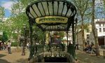 Private French Courses in Paris - using the metro to travel around Paris