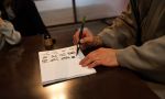 Japanese courses in Japan - student learning calligraphy