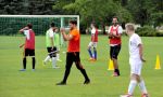 Campamento de verano de fútbol francés en Francia: jugadores y entrenadores juntos